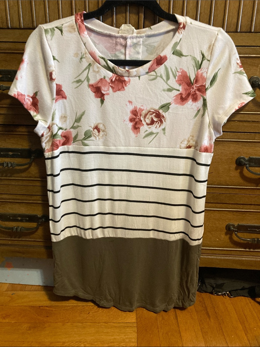 Lovely Melody Colorblock Tee/Tunic with lace detail